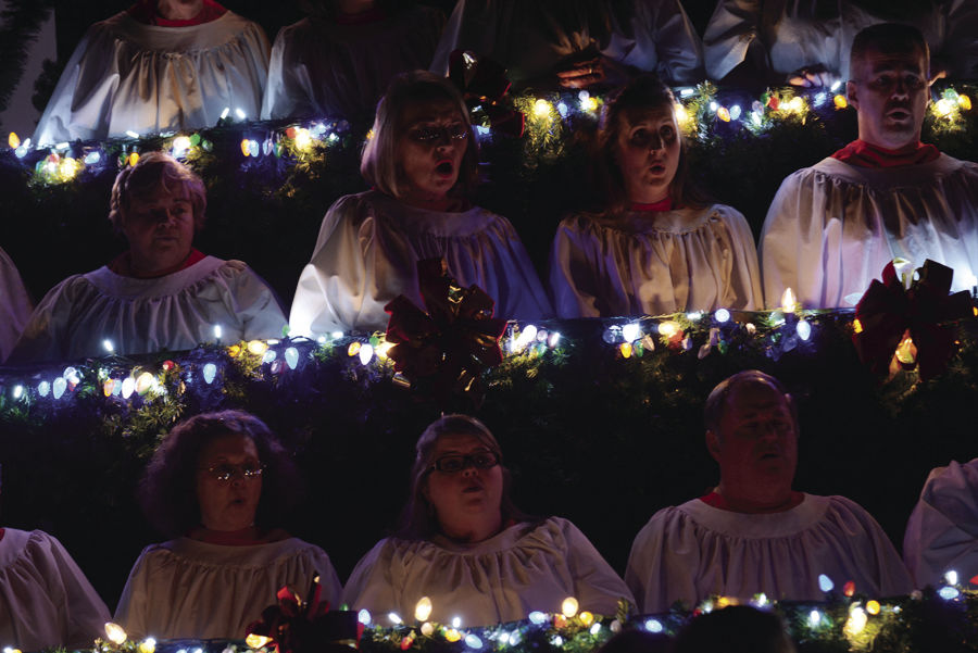 J-OBC-Singing Christmas Tree_4300.jpg